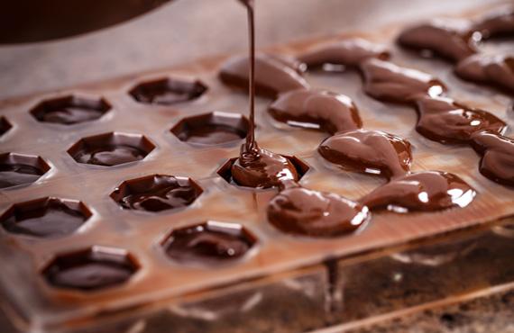 Czech chocolate pours into trays.