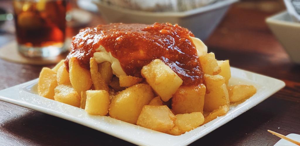 plate of potatas bravas